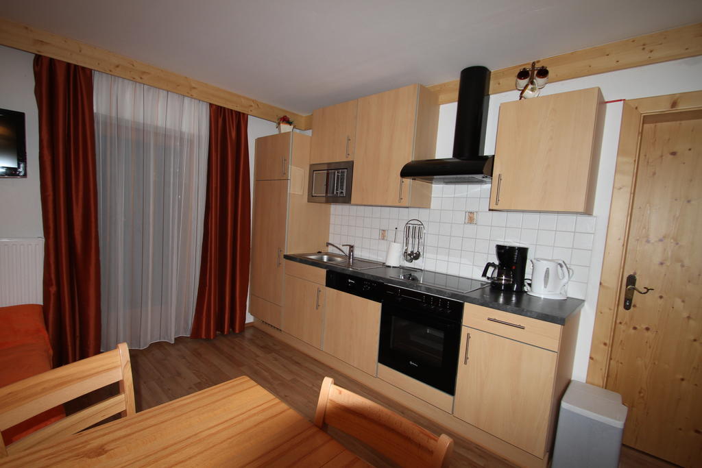 Villa Alpenbauernhof Gröbenhof Fulpmes Zimmer foto